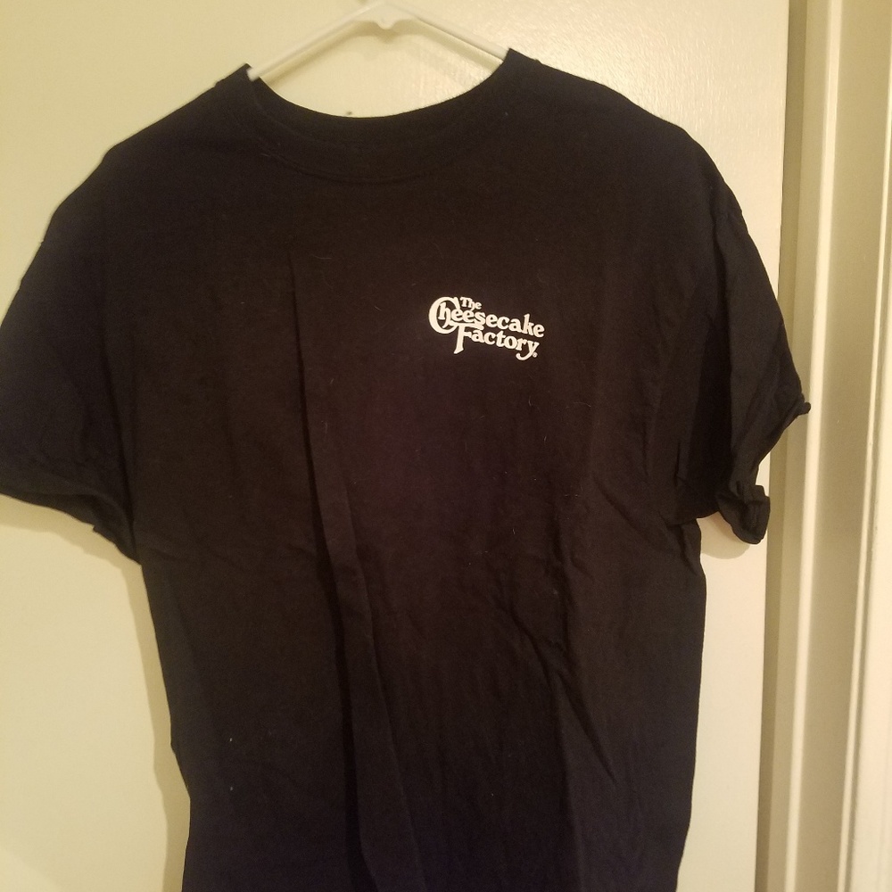 Cheesecake Factory shirt L